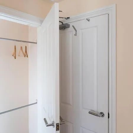 Huge 12 Bedroom Sleep 24 Luxury With 2 Hot Tubs Hébergement de vacances *