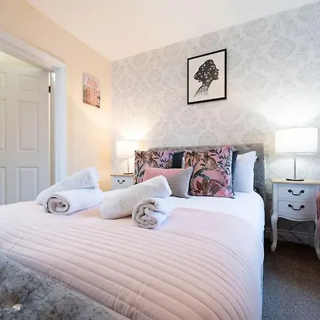 Huge 12 Bedroom Sleep 24 Luxury With 2 Hot Tubs