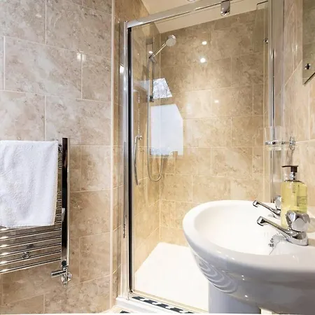 Huge 12 Bedroom Sleep 24 Luxury With 2 Hot Tubs Holiday home Scarborough