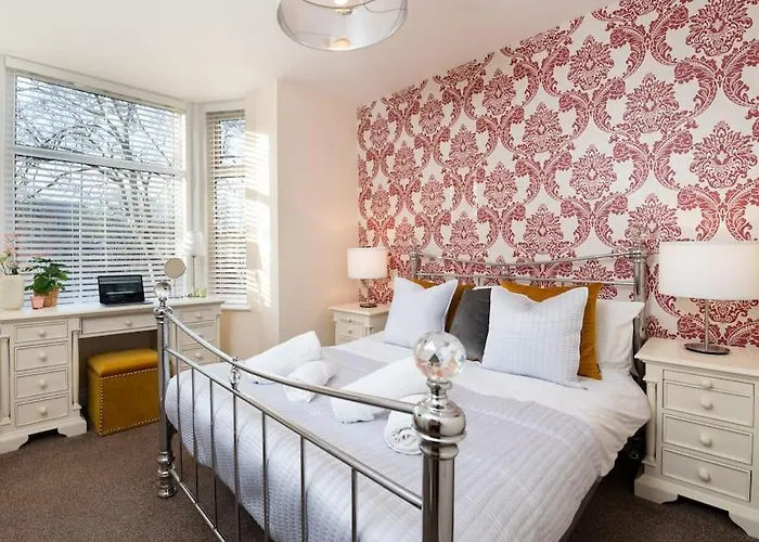 Huge 12 Bedroom Sleep 24 Luxury With 2 Hot Tubs Nyaraló