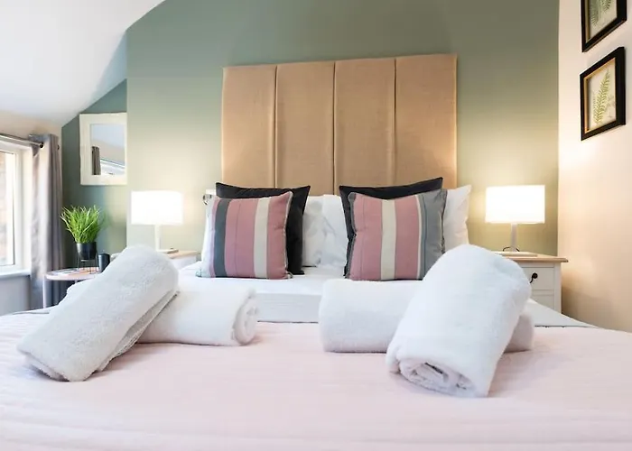 Huge 12 Bedroom Sleep 24 Luxury With 2 Hot Tubs *