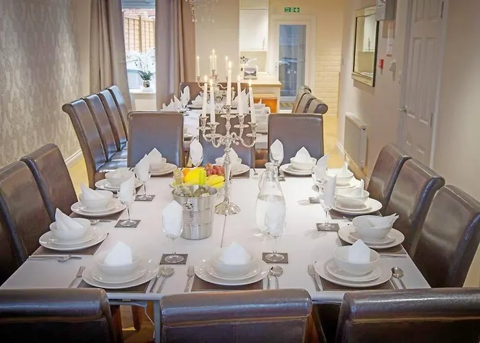 Huge 12 Bedroom Sleep 24 Luxury With 2 Hot Tubs Nyaraló