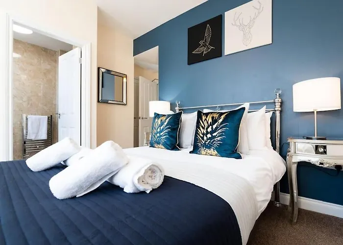 Huge 12 Bedroom Sleep 24 Luxury With 2 Hot Tubs Nyaraló Scarborough