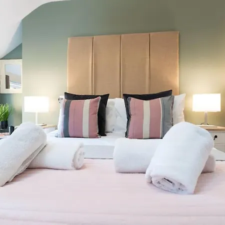 Huge 12 Bedroom Sleep 24 Luxury With 2 Hot Tubs *