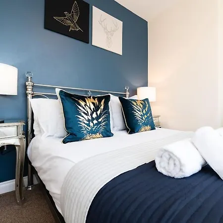 Huge 12 Bedroom Sleep 24 Luxury With 2 Hot Tubs *